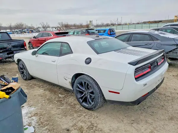 2C3CDZAGXJH276933 2018 DODGE CHALLENGER - Image 2