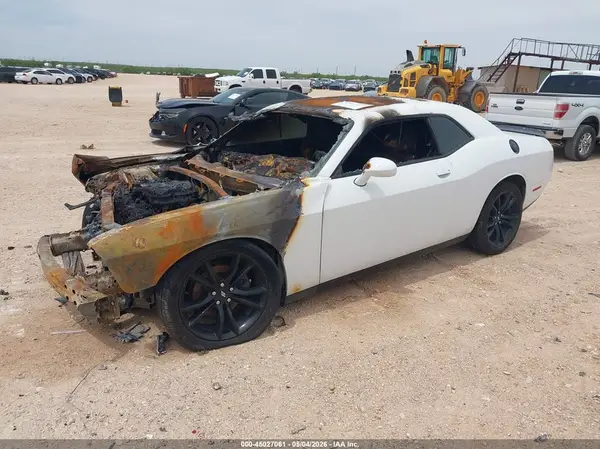 2C3CDZAGXJH305203 2018 DODGE CHALLENGER - Image 2