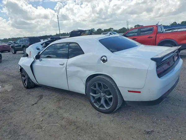 2C3CDZAGXJH309817 2018 DODGE CHALLENGER - Image 2