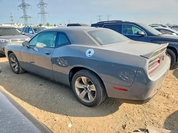 2C3CDZAGXJH321918 2018 DODGE CHALLENGER - Image 2