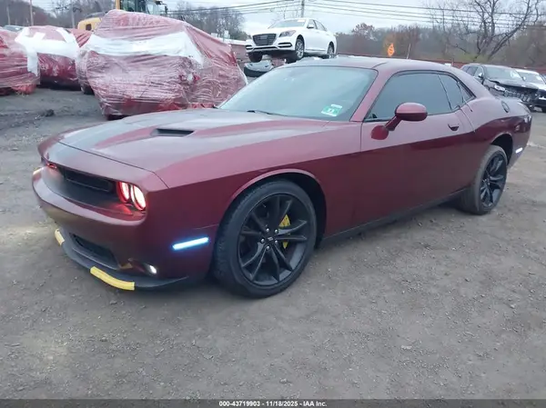 2C3CDZAGXJH322695 2018 DODGE CHALLENGER - Image 2