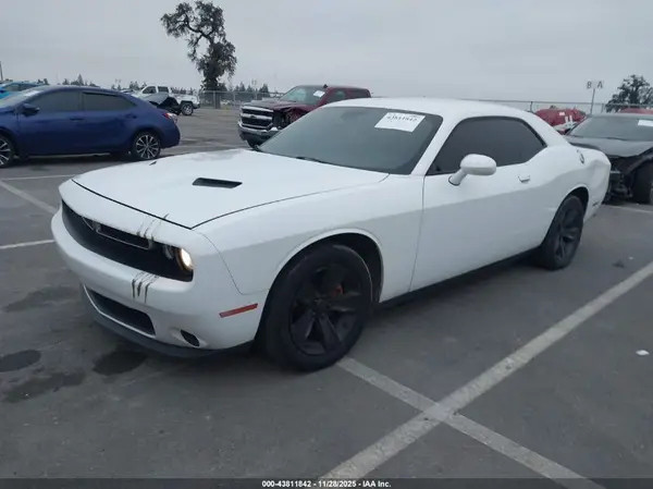 2C3CDZAGXJH325340 2018 DODGE CHALLENGER - Image 2