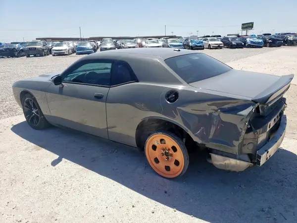 2C3CDZAGXJH339478 2018 DODGE CHALLENGER - Image 2