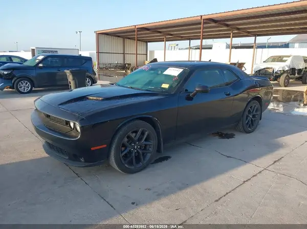 2C3CDZAGXKH557597 2019 DODGE CHALLENGER - Image 2