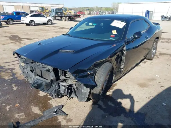 2C3CDZAGXKH672071 2019 DODGE CHALLENGER - Image 2