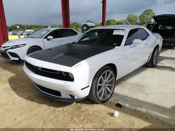 2C3CDZAGXKH748033 2019 DODGE CHALLENGER - Image 2