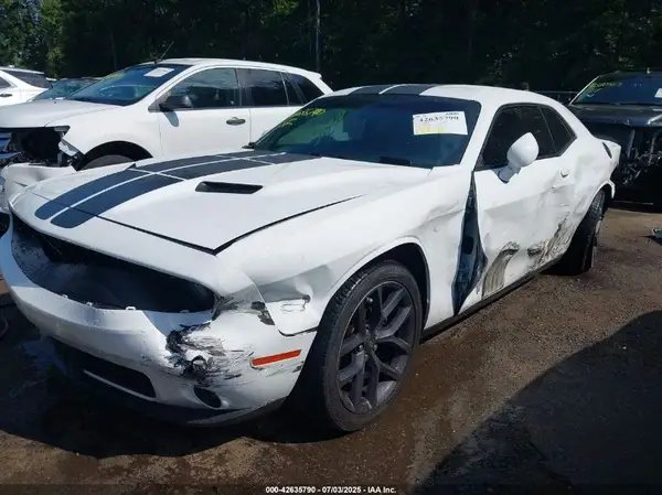 2C3CDZAGXLH109975 2020 DODGE CHALLENGER - Image 2