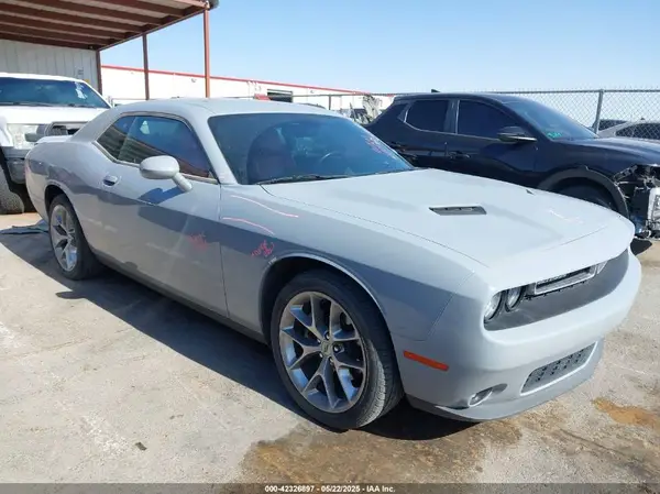 2C3CDZAGXMH645648 2021 DODGE CHALLENGER - Image 1