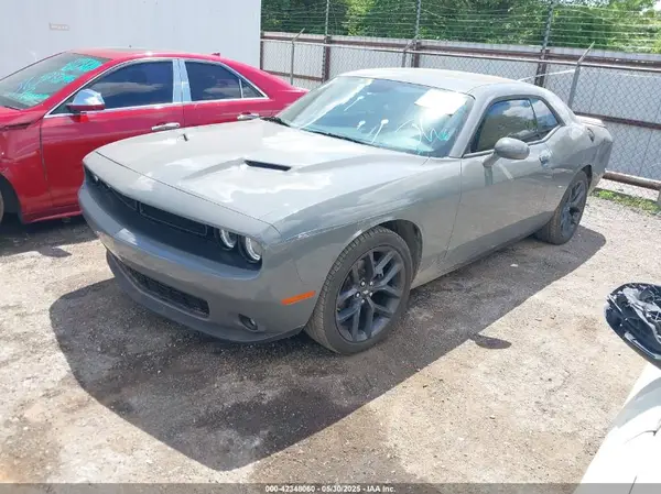 2C3CDZAGXPH586718 2023 DODGE CHALLENGER - Image 2
