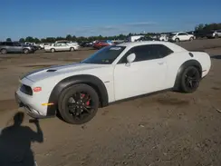 2C3CDZBT0GH210136 2016 DODGE CHALLENGER