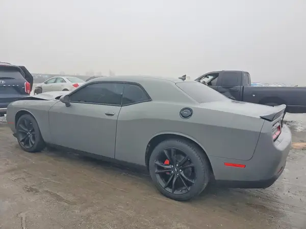 2C3CDZBT0HH573165 2017 DODGE CHALLENGER - Image 2
