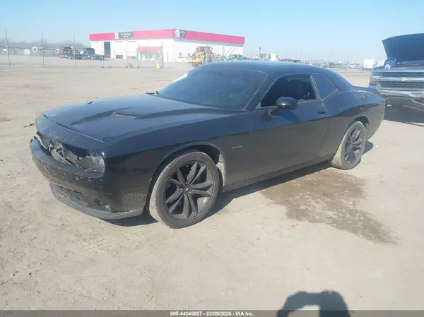 2C3CDZBT0HH633512 2017 DODGE CHALLENGER - Image 2