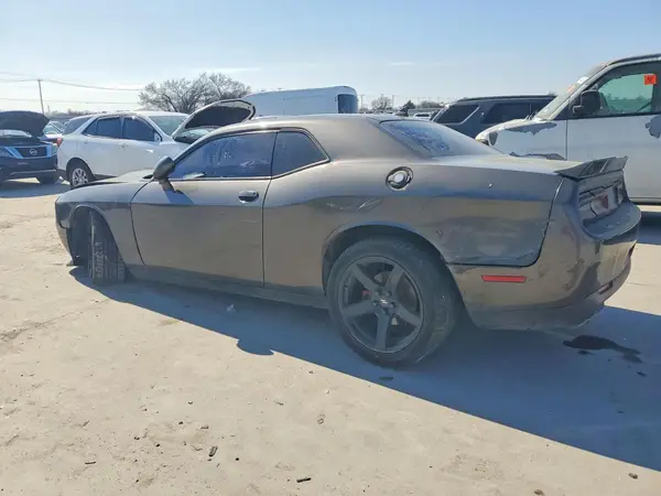 2C3CDZBT0KH739837 2019 DODGE CHALLENGER - Image 2