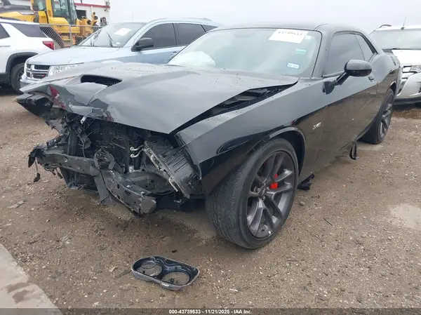 2C3CDZBT0PH602985 2023 DODGE CHALLENGER - Image 2