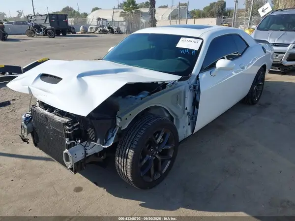 2C3CDZBT0PH638112 2023 DODGE CHALLENGER - Image 2