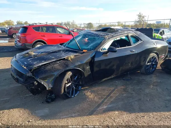 2C3CDZBT0PH662300 2023 DODGE CHALLENGER - Image 2