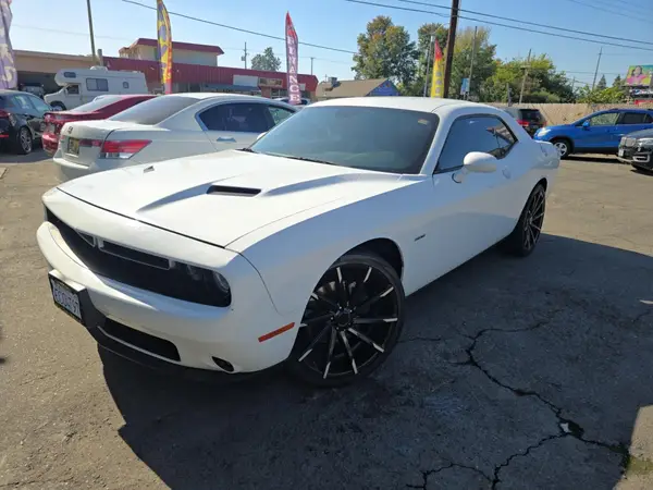 2C3CDZBT1GH202319 2016 DODGE CHALLENGER - Image 2