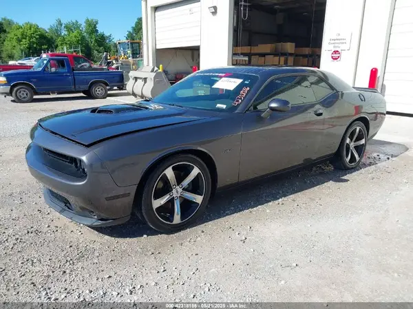 2C3CDZBT1JH304646 2018 DODGE CHALLENGER - Image 2