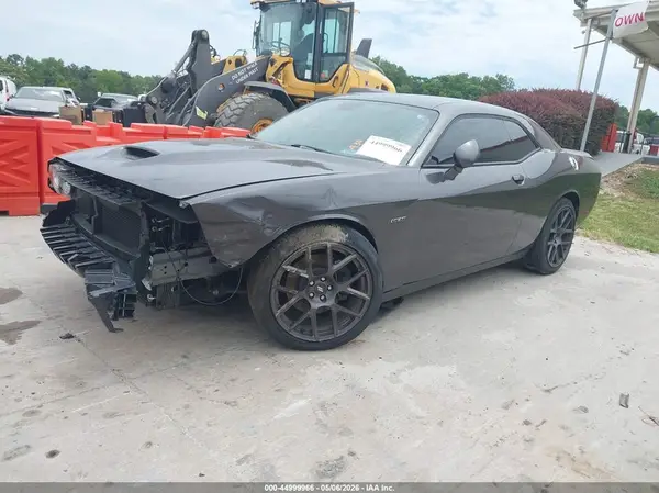 2C3CDZBT1KH747638 2019 DODGE CHALLENGER - Image 2