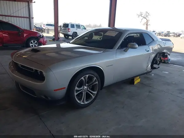 2C3CDZBT1LH118463 2020 DODGE CHALLENGER - Image 2