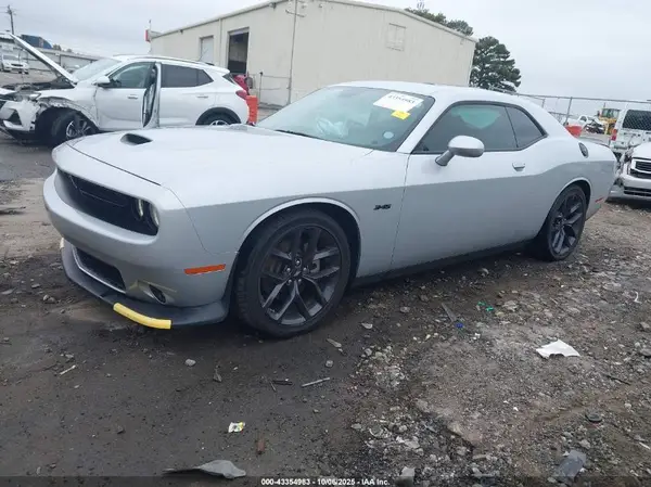 2C3CDZBT1PH642086 2023 DODGE CHALLENGER - Image 2