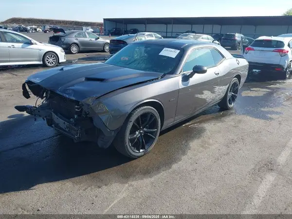 2C3CDZBT2HH573989 2017 DODGE CHALLENGER - Image 2