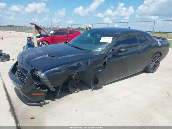 2C3CDZBT2HH592669 2017 DODGE CHALLENGER - Image 2