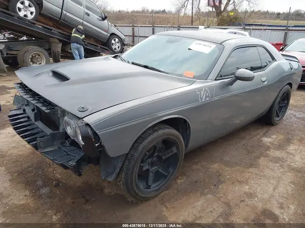 2C3CDZBT2HH605985 2017 DODGE CHALLENGER - Image 2