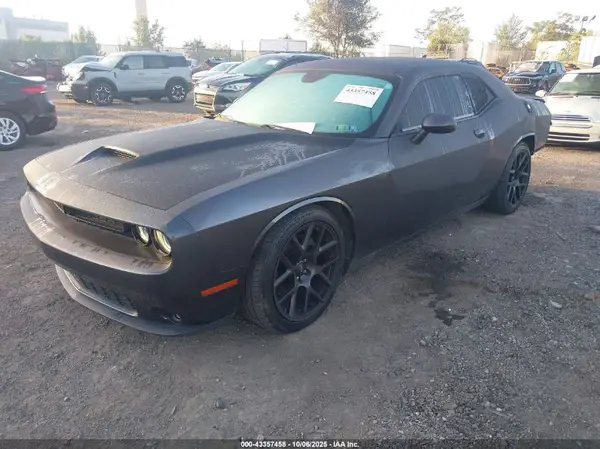 2C3CDZBT2HH639831 2017 DODGE CHALLENGER - Image 2