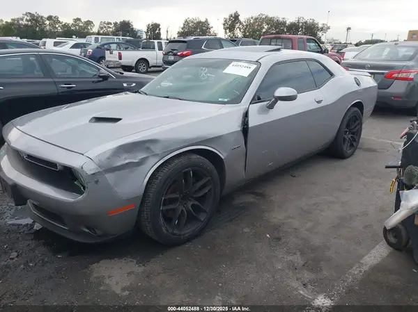 2C3CDZBT2JH241136 2018 DODGE CHALLENGER - Image 2