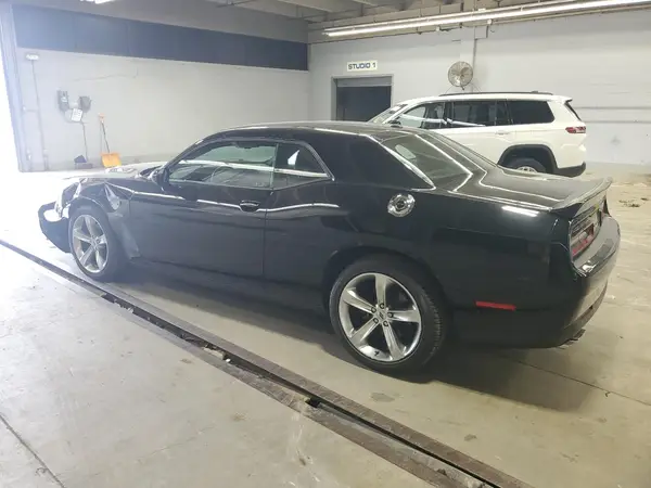 2C3CDZBT2JH305689 2018 DODGE CHALLENGER - Image 2