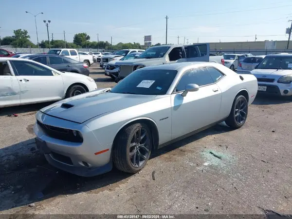 2C3CDZBT2LH230916 2020 DODGE CHALLENGER - Image 2