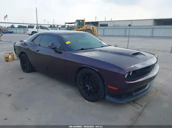 2C3CDZBT2MH572917 2021 DODGE CHALLENGER - Image 1