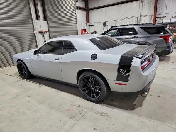 2C3CDZBT3KH708937 2019 DODGE CHALLENGER - Image 2