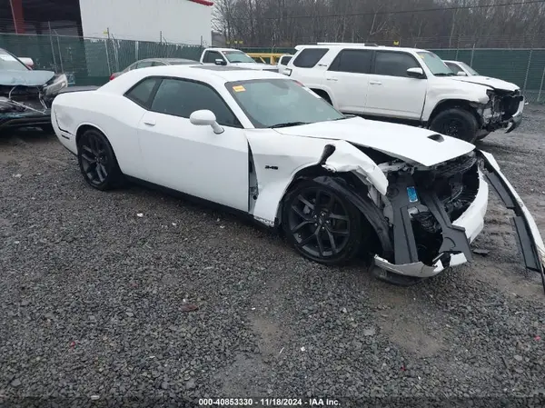 2C3CDZBT3PH574664 2023 DODGE CHALLENGER - Image 1