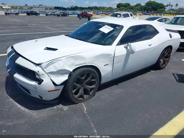 2C3CDZBT4GH172037 2016 DODGE CHALLENGER - Image 2