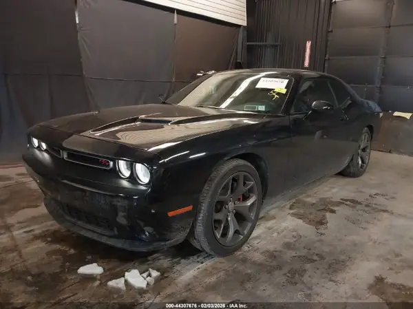 2C3CDZBT4GH210088 2016 DODGE CHALLENGER - Image 2