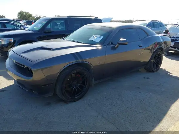 2C3CDZBT4GH218143 2016 DODGE CHALLENGER - Image 2