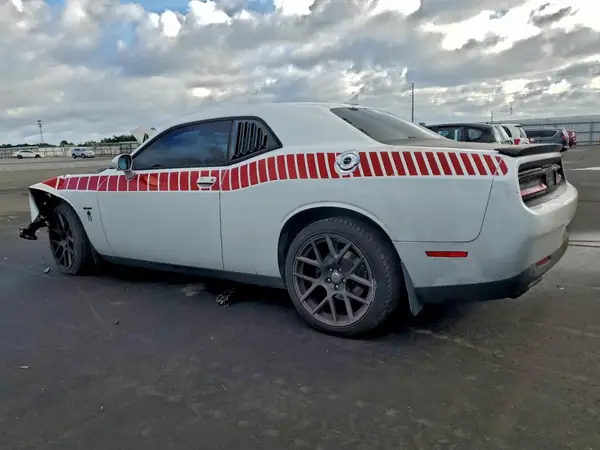2C3CDZBT4GH232639 2016 DODGE CHALLENGER - Image 2