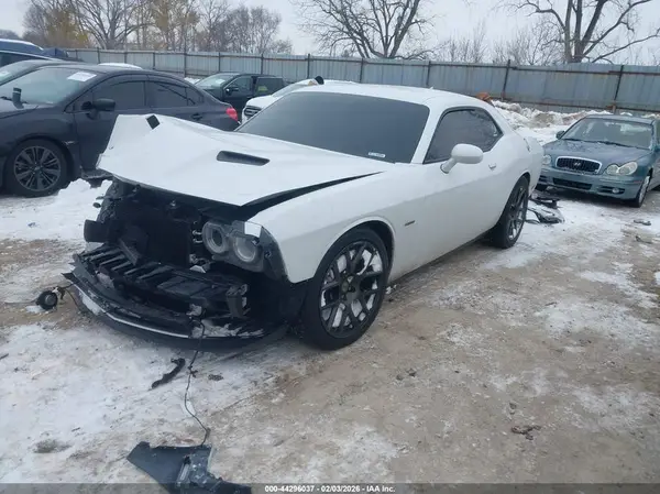 2C3CDZBT4GH354255 2016 DODGE CHALLENGER - Image 2