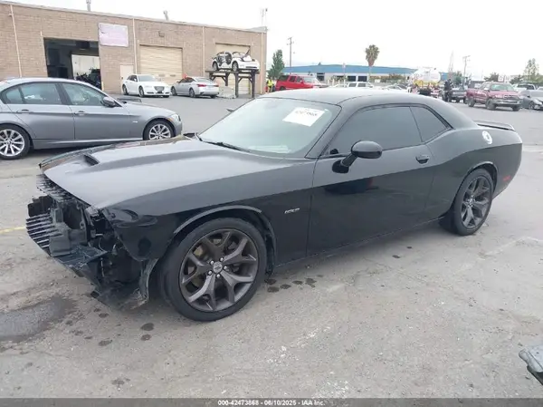 2C3CDZBT4KH573662 2019 DODGE CHALLENGER - Image 2