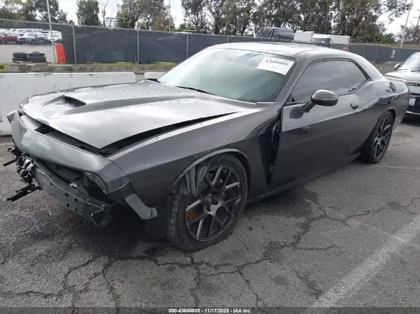 2C3CDZBT4KH731675 2019 DODGE CHALLENGER - Image 2