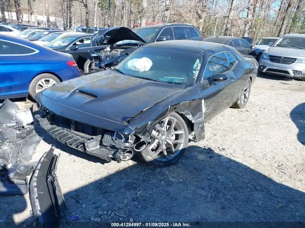 2C3CDZBT4PH688852 2023 DODGE CHALLENGER - Image 2