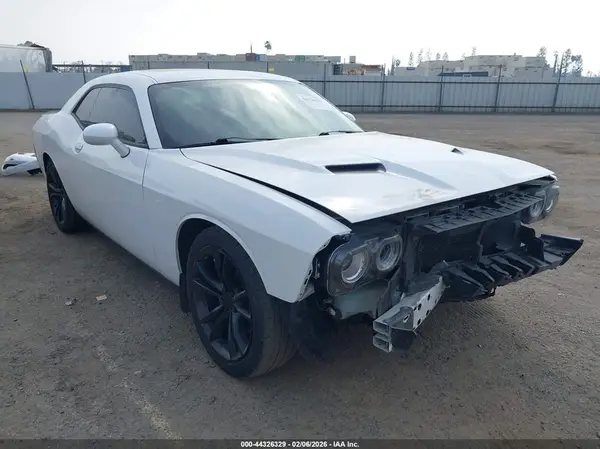 2C3CDZBT5GH209855 2016 DODGE CHALLENGER - Image 1