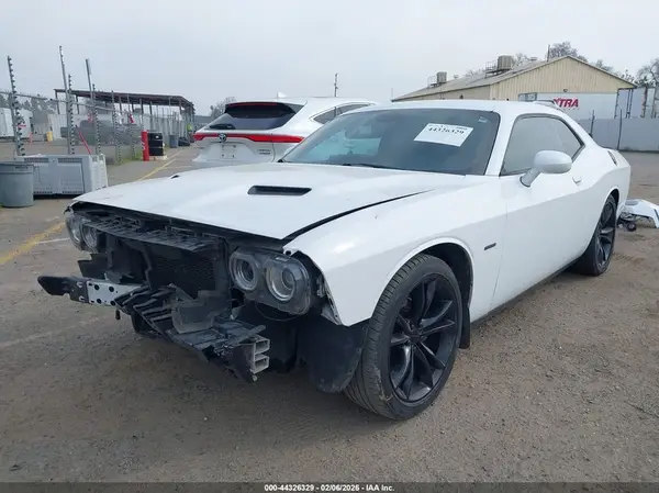 2C3CDZBT5GH209855 2016 DODGE CHALLENGER - Image 2
