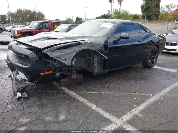 2C3CDZBT5HH549038 2017 DODGE CHALLENGER - Image 2