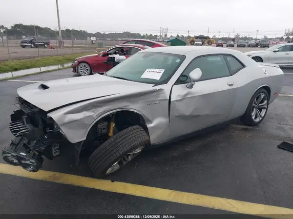 2C3CDZBT5LH118725 2020 DODGE CHALLENGER - Image 2