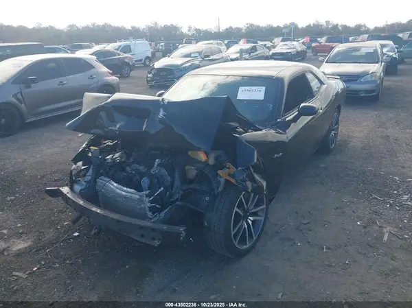 2C3CDZBT5PH570292 2023 DODGE CHALLENGER - Image 2