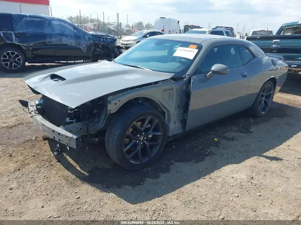 2C3CDZBT5PH638171 2023 DODGE CHALLENGER - Image 2