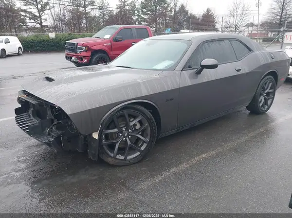 2C3CDZBT5PH655018 2023 DODGE CHALLENGER - Image 2